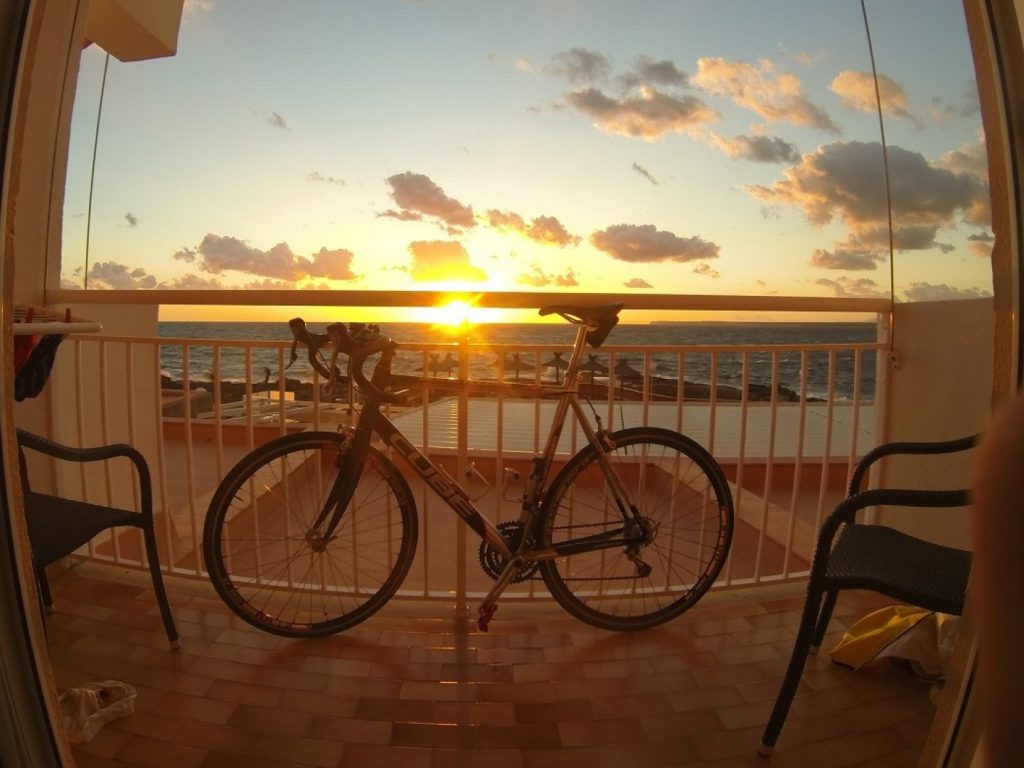 Sonnenuntergang Rad Rennrad Balkon Mallorca