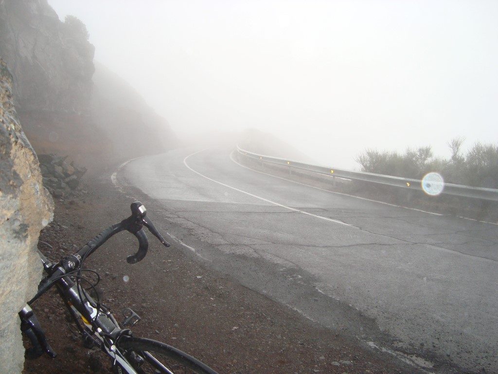 Abfahrt Rennrad Teide Regen Wolke Teneriffa