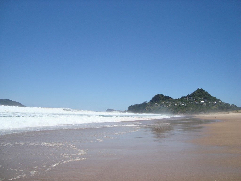 Tairua Strand Wellen Coromandel Nordinsel Neuseeland