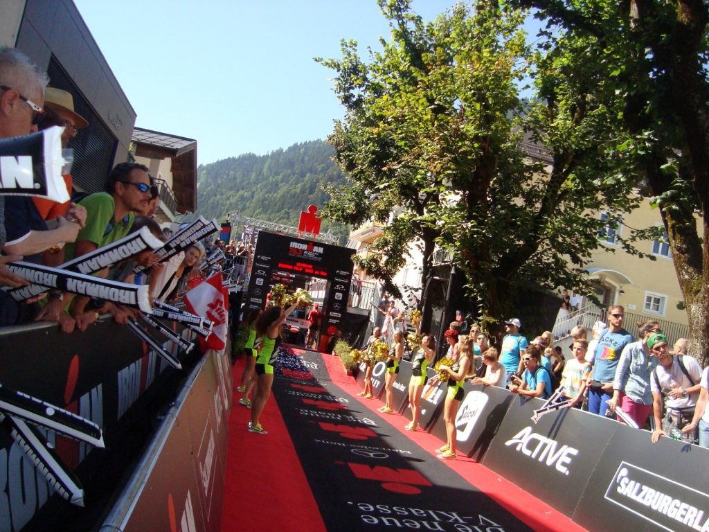 Ziel Zielkanal Zieleinlauf Ironman 70.3 WM Zell am See Österreich