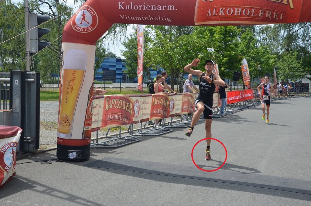 Zielsprung Triathlon Ermüdungsbruch dumpfer Schmerz