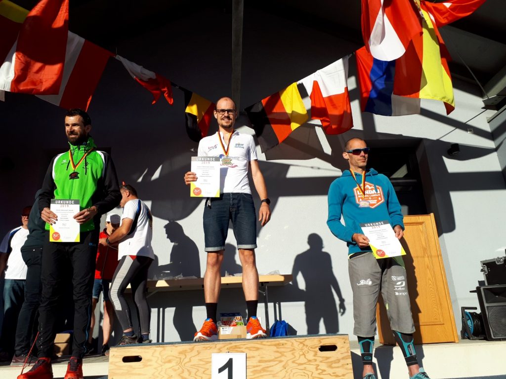 Deutsche Meisterschaft Ultratrail Keufelskopf Siegerehrung Altersklasse Deutscher Meister Marko Gränitz