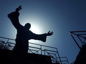 Statue Berg Cesario Sizilien Italien