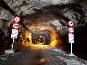 Grusel Tunnel Stausee Embalse Llauset