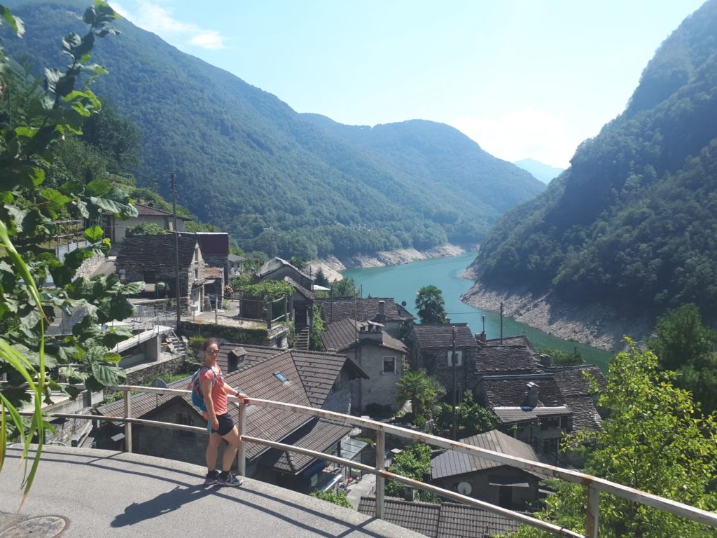 Blick Vogorno Stausee Tessin Schweiz