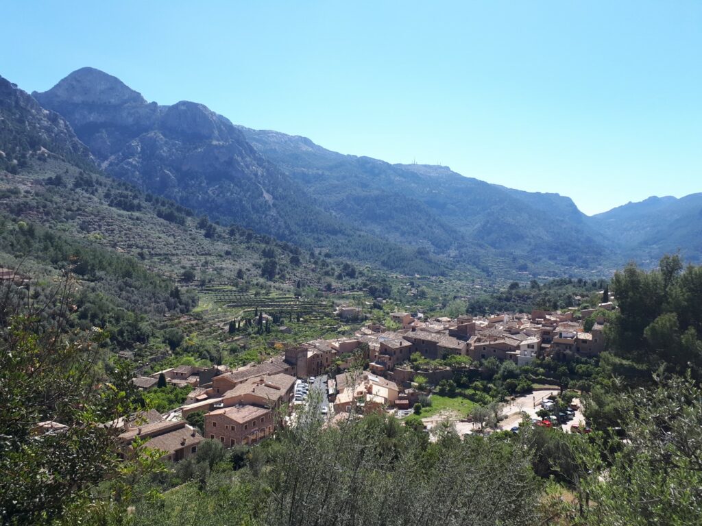 Fornalutx Berge Tramuntana Mallorca