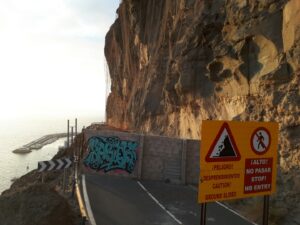 Straße gesperrt Puerto Mogan Taurito Gran Canaria Kanaren Spanien