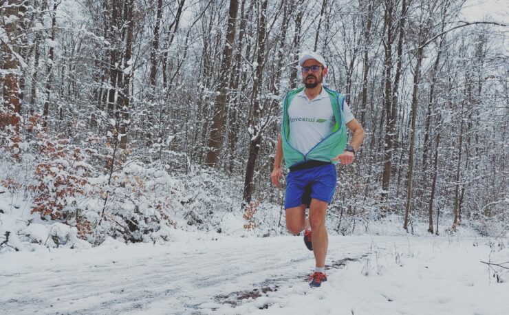 kurze Hose Lauf im Schnee