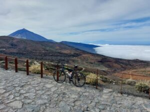 Rennrad Teide Wolken Teneriffa Kanaren