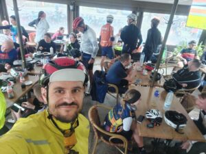 Regenpause Tankstelle Coll de Sa Bataia Mallorca